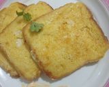 A picture of step 4 of Spicy cheesy French toast.