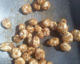 A picture of step 2 of Gur Makhana.