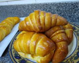 Foto del paso 5 de la receta: Medialunas facilísimas de levadura