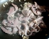Hình bước làm 1 của món Tim heo xào bông bí