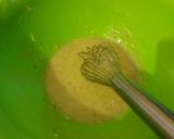A picture of step 4 of Banana and peanuts cake.