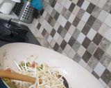 Foto langkah ke 3 dari resep Tumis Toge jamur.