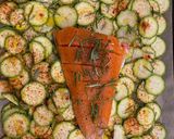 Foto del passaggio 2 della ricetta Salmone e zucchine al forno