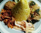 Foto langkah ke 6 dari resep Tumpeng Mini Komplit.