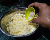 A picture of step 9 of Amritsari aloo kulcha.