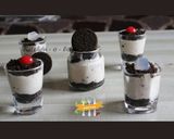 A picture of step 5 of Oreo Glass Cheesecake.
