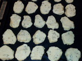 Galletas de queso parmesano y aceitunas verdes