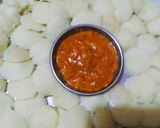 A picture of step 4 of Semolina idli.