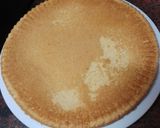 Foto del paso 5 de la receta Tarta con crema pastelera, fresas y nata recubierta de natillas