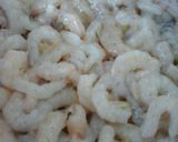 Foto langkah ke 2 dari resep Tumis nanas santan udang.