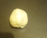A picture of step 1 of Tarragon Topped Cheese filled Balls.