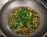 Foto del paso 5 de la receta: Salmonetes fritos con puntillitas y gambas al ajillo