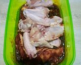 Foto langkah ke 2 dari resep Honey Chicken Wings.