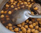 A picture of step 3 of Amritsari chole.