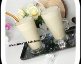 A picture of step 1 of Dates banana shake.