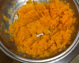 Foto del paso 2 de la receta: Brótola en salsa de naranja co puré de calabaza con piñones