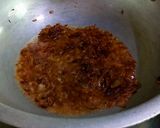 A picture of step 4 of Karahi style alu matr chicken ka salen.