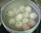 Foto langkah ke 3 dari resep Sop pentol ayam tanpa tepung.