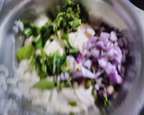 உளுந்து வெங்காய வடை ரெசிபி ஸ்டேப் 2 புகைப்படம்