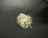 รูปขั้นตอนการทำที่ 3 ของ ข้าวผัดหมูสามชั้นซูวีย่าง