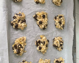 Foto del paso 3 de la receta: Bolitas de plátano con avena y chispas de chocolate