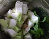 A picture of step 2 of Refreshing Bottle Gourd Juice.