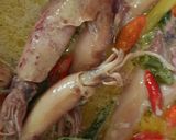 Foto langkah ke 8 dari resep Keto Cumi Bumbu Kencur.