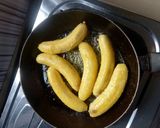 Foto langkah ke 1 dari resep Bolen Pisang Keju Cokelat.