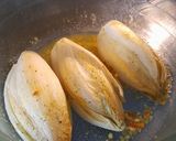 A picture of step 3 of "Chicon au jambon gratin" Chicory in ham gratin.