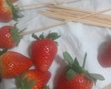 A picture of step 1 of Chocolate Dipped Strawberries.
