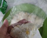 Foto langkah ke 4 dari resep Onigiri telur praktis (bekal sekolah anak).