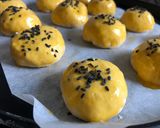 Hình bước làm 4 của món Bánh Bí Đỏ Phô Mai Nướng / Cheesy Pumpkin Mini Buns