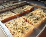 Foto langkah ke 2 dari resep Garlic bread ekonomis.