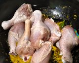 Foto langkah ke 3 dari resep Ayam Ungkep Goreng Srundeng Bawang.