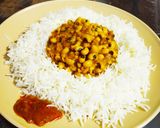 A picture of step 6 of Boiled rice with white lobia.