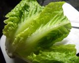 Foto del paso 2 de la receta: Ensalada de berenjenas en escabeche (1) tomate y lechuga