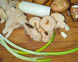 Foto del paso 1 de la receta: Rigattoni en salsa rosa de setas