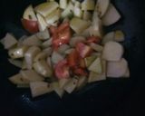 A picture of step 2 of Potato-Tomato Fried.