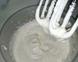 A picture of step 1 of Strawberry and chocolate flakes ice cream.