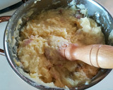 Foto del paso 1 de la receta: Puré de patatas con queso y tropezones