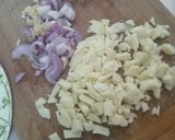 A picture of step 2 of Bacon, sausage n Macaroni cheese.