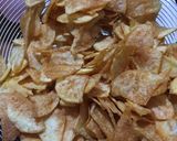 Foto langkah ke 2 dari resep Keripik kentang pedas manis.