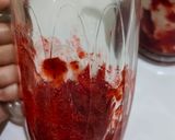 Foto langkah ke 3 dari resep Korean Strawberry Milk.