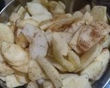 Foto langkah ke 1 dari resep Cinnamon Caramel Apple Pie.