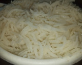 ரோட்டுக்கடை முட்டை ஃப்ரைடு ரைஸ் (Muttai fried rice recipe in tamil) ரெசிபி ஸ்டேப் 2 புகைப்படம்