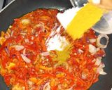 A picture of step 3 of Tomatoes sauce.