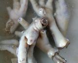 Foto langkah ke 1 dari resep Sop Ceker Kemangi.