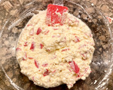 Foto del paso 4 de la receta: Pastel salado de hojaldre con calabacín, requesón y salami