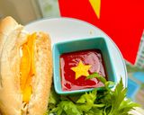 A picture of step 3 of 🍳Egg Bánh Mì with Vietnamese Flag Design 🇻🇳.