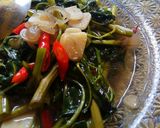 Foto langkah ke 4 dari resep Tumis Kangkung Sederhana Cepat Saja 🙈.